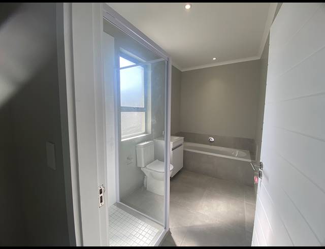 3 BEDROOM HOUSE FOR SALE IN LALELA ESTATE